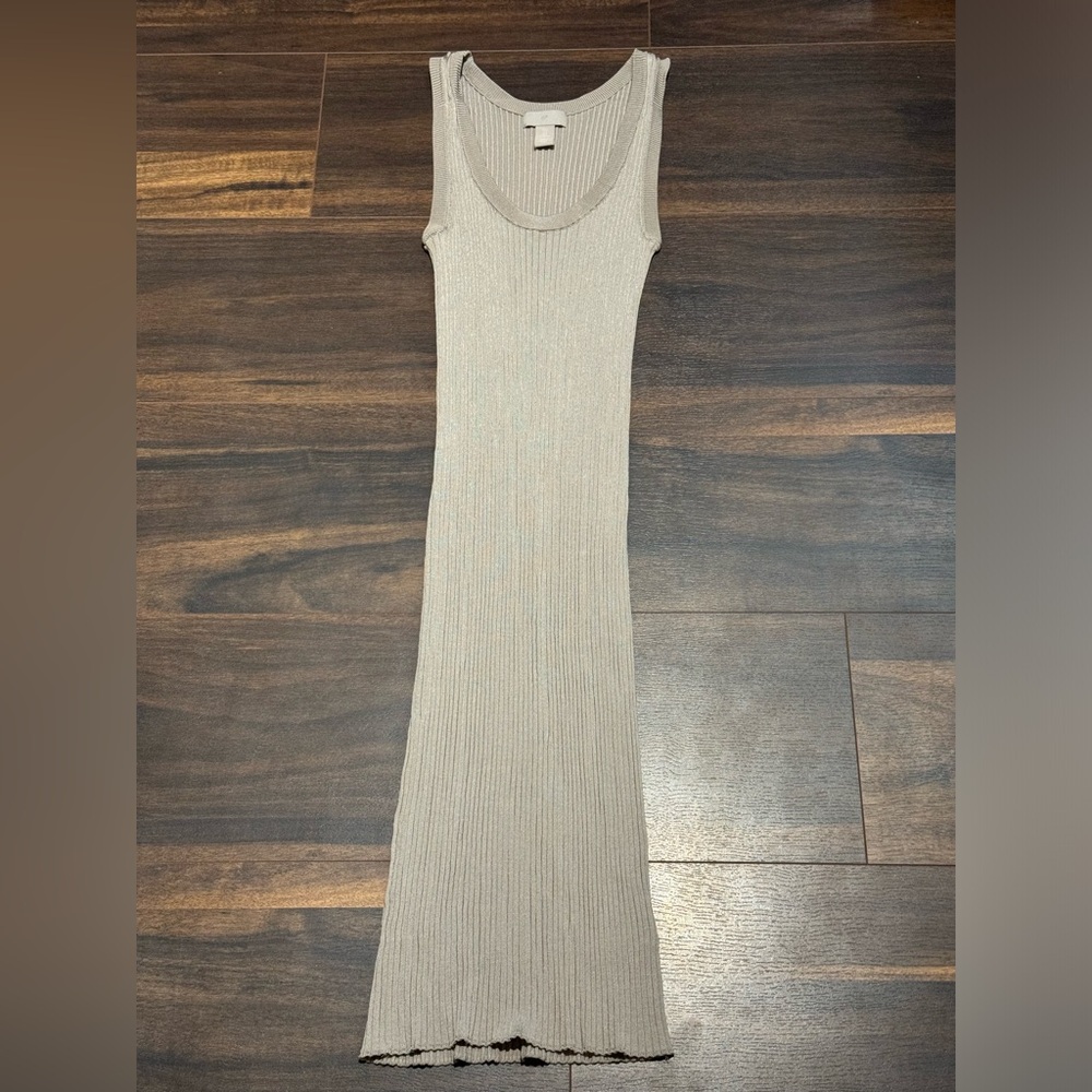 H&M Elegant Grey Sleeveless Ribbed Dress